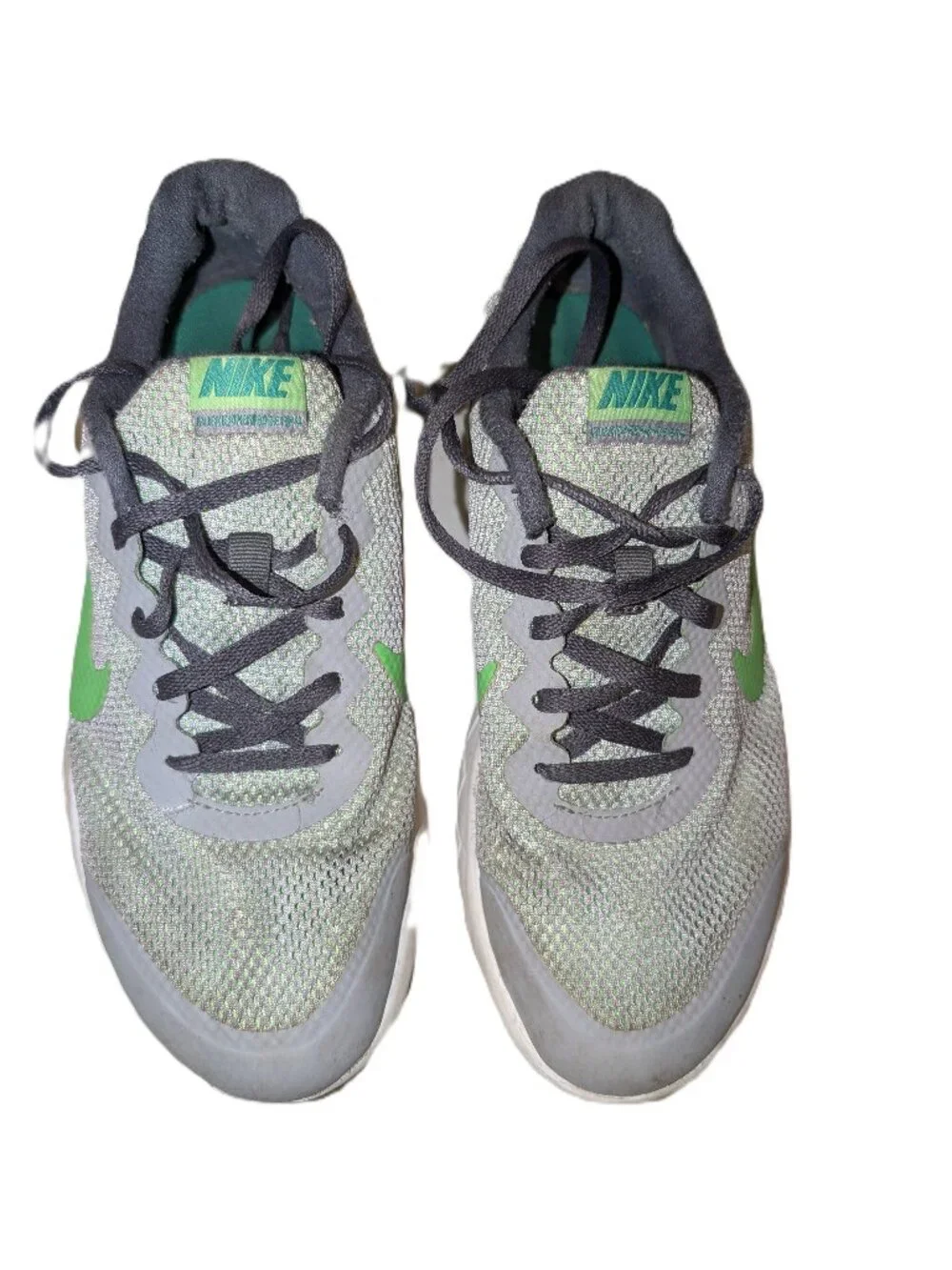Nike Flex Experience 4 Grey/Green Running Shoes.